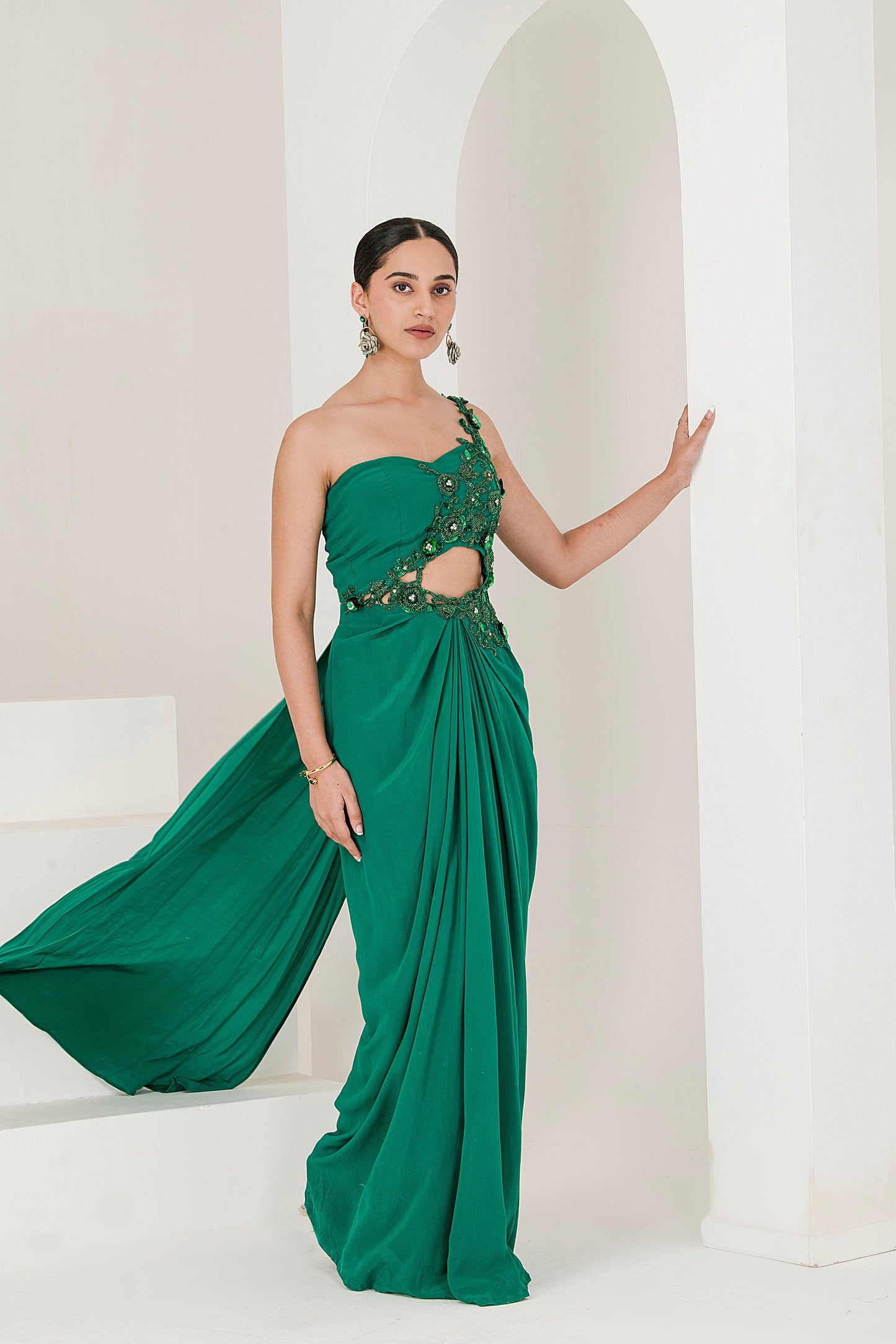 Designer_Bottle_Green_Hand_Embroidered_Pre_Stitched_Saree side image