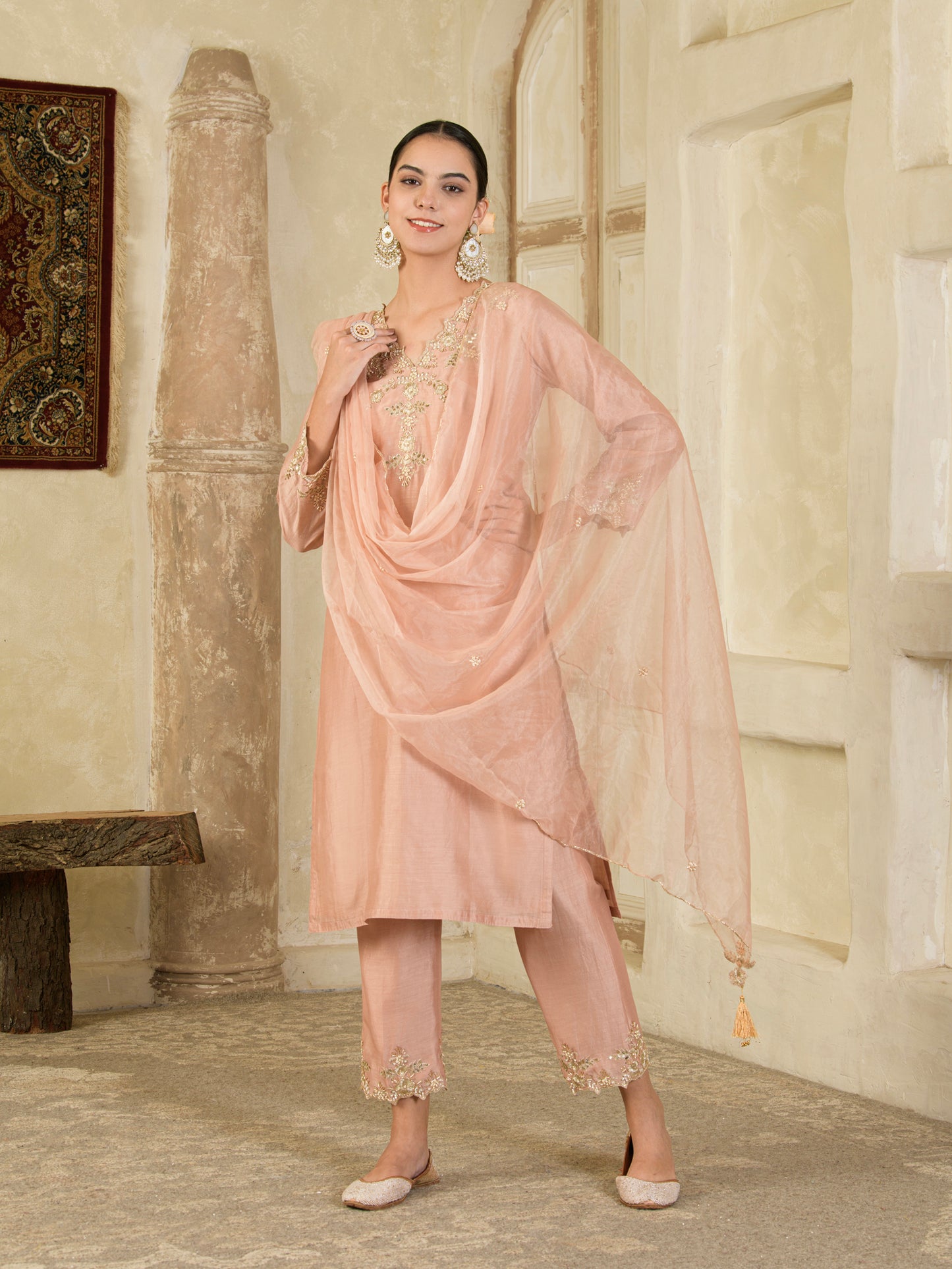 Rose Gold Hand Embroidered Chanderi Kurta Set ( Set of 2 )