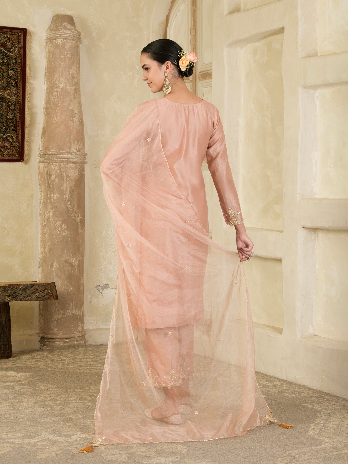 Rose Gold Hand Embroidered Chanderi Kurta Set ( Set of 2 )