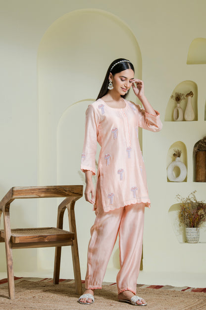 Peach & Lavender Hand Embroidered Chanderi Kurta Set ( Set of 2 )