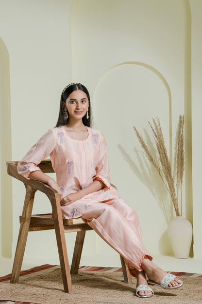 Peach & Lavender Hand Embroidered Chanderi Kurta Set ( Set of 2 )