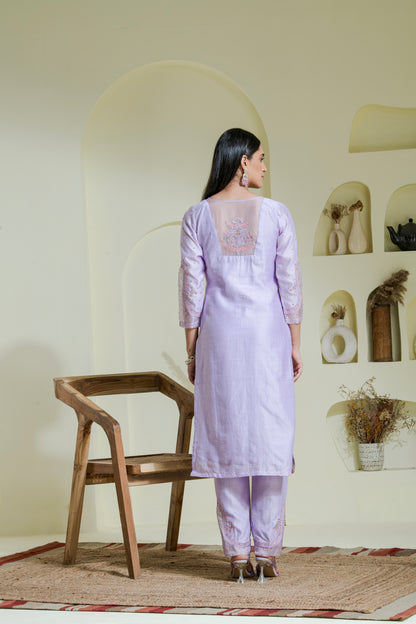 Lavender Hand Embroidered Chanderi Kurta Set ( Set of 2 )