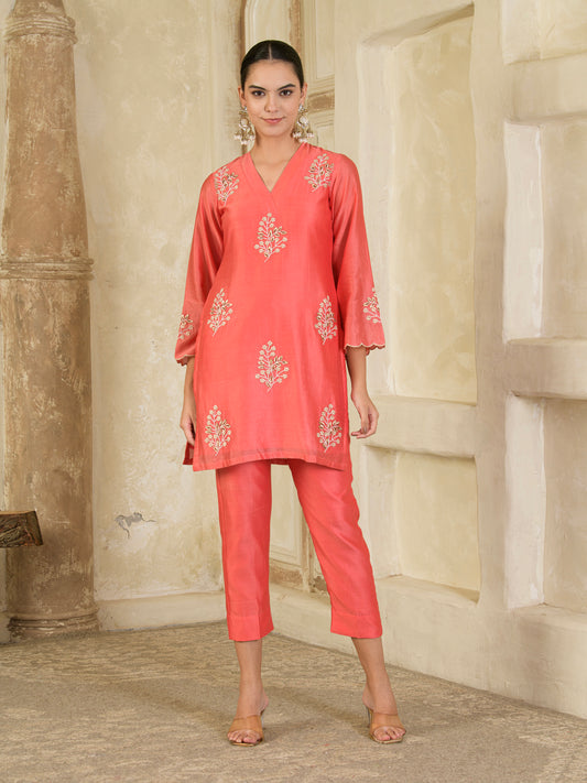Carrot Pink Embroidered Chanderi Kurta with Pants ( Set of 2 )